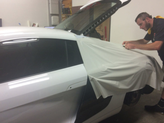 white-audi-r8-2