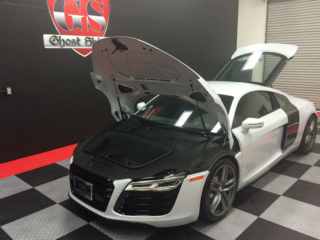 white-audi-r8-2